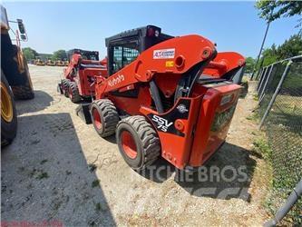 Kubota SSV75 Krautuvai su šoniniu pasukimu