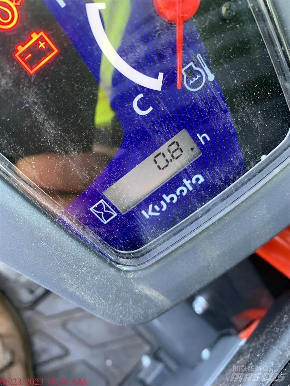 Kubota SSV75 Krautuvai su šoniniu pasukimu