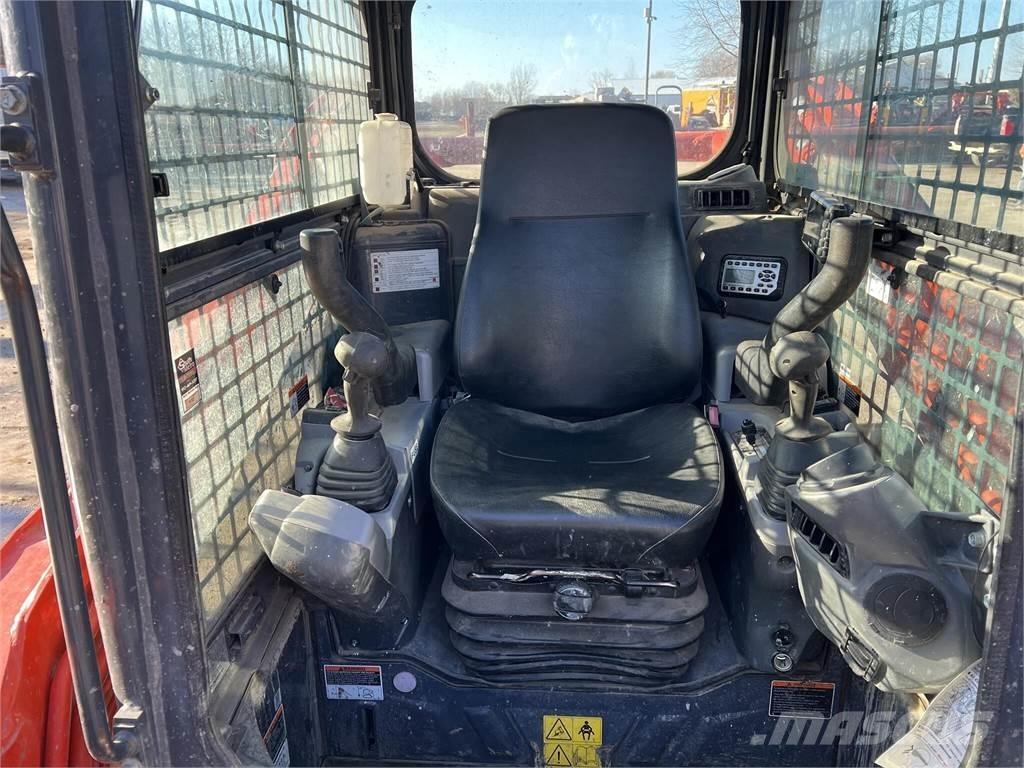 Kubota SVL75-2 Krautuvai su šoniniu pasukimu