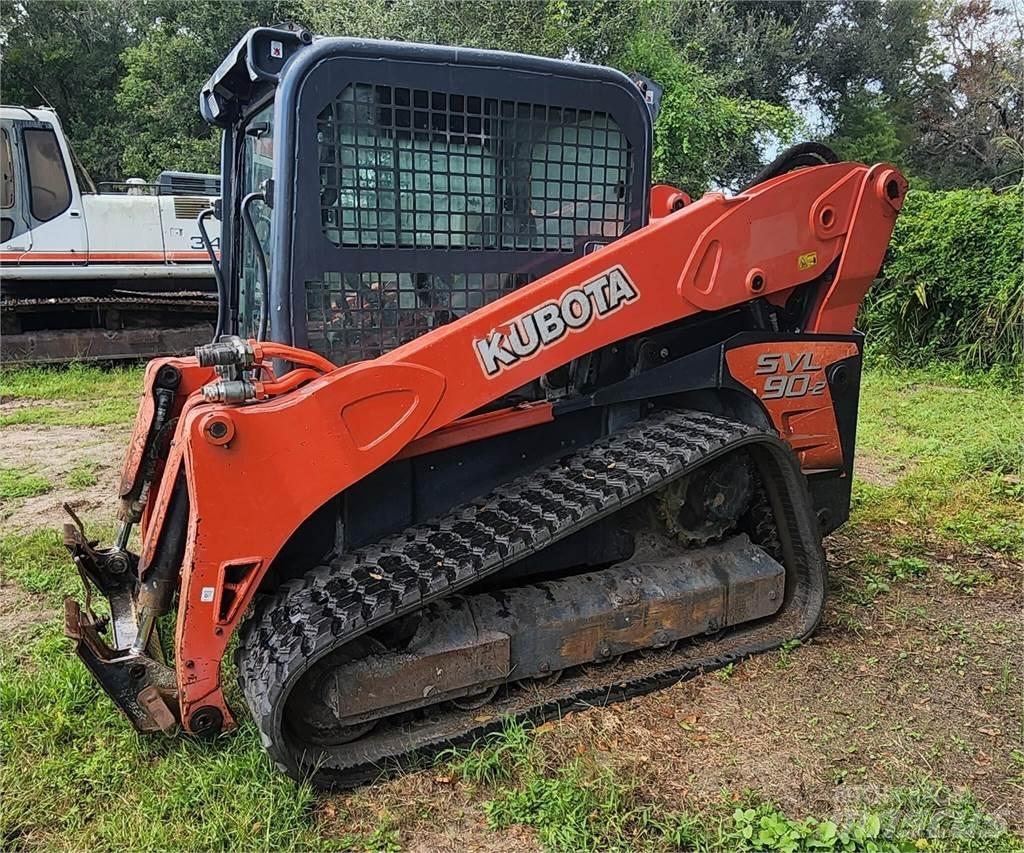 Kubota SVL90-2 Krautuvai su šoniniu pasukimu