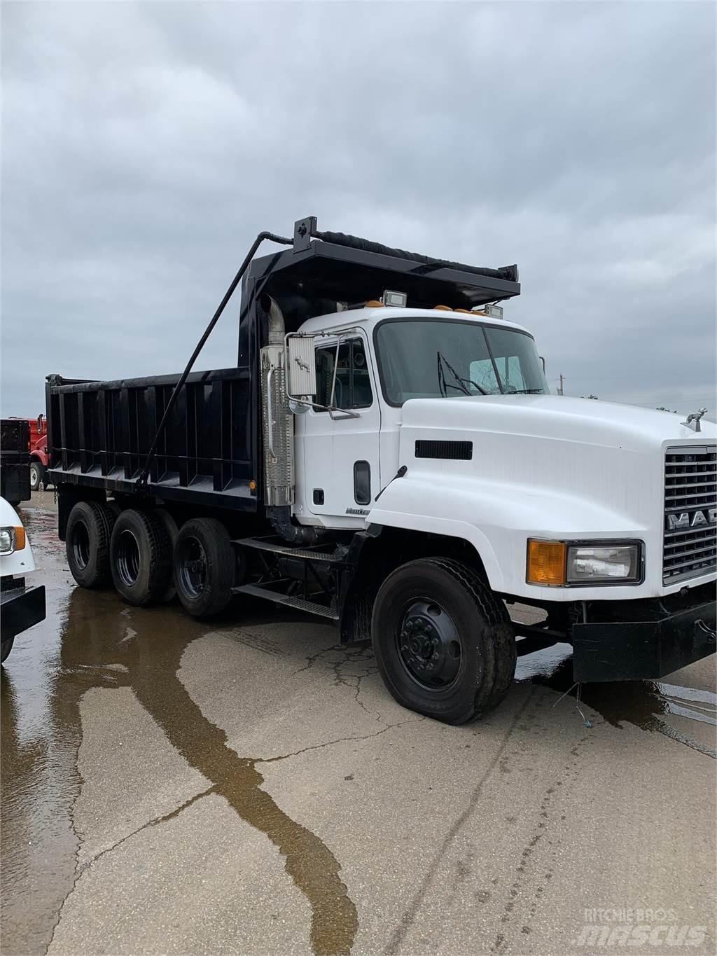 Mack CH613 Savivarčių priekabų vilkikai