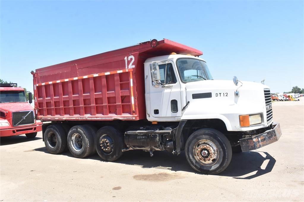 Mack CH613 Savivarčių priekabų vilkikai