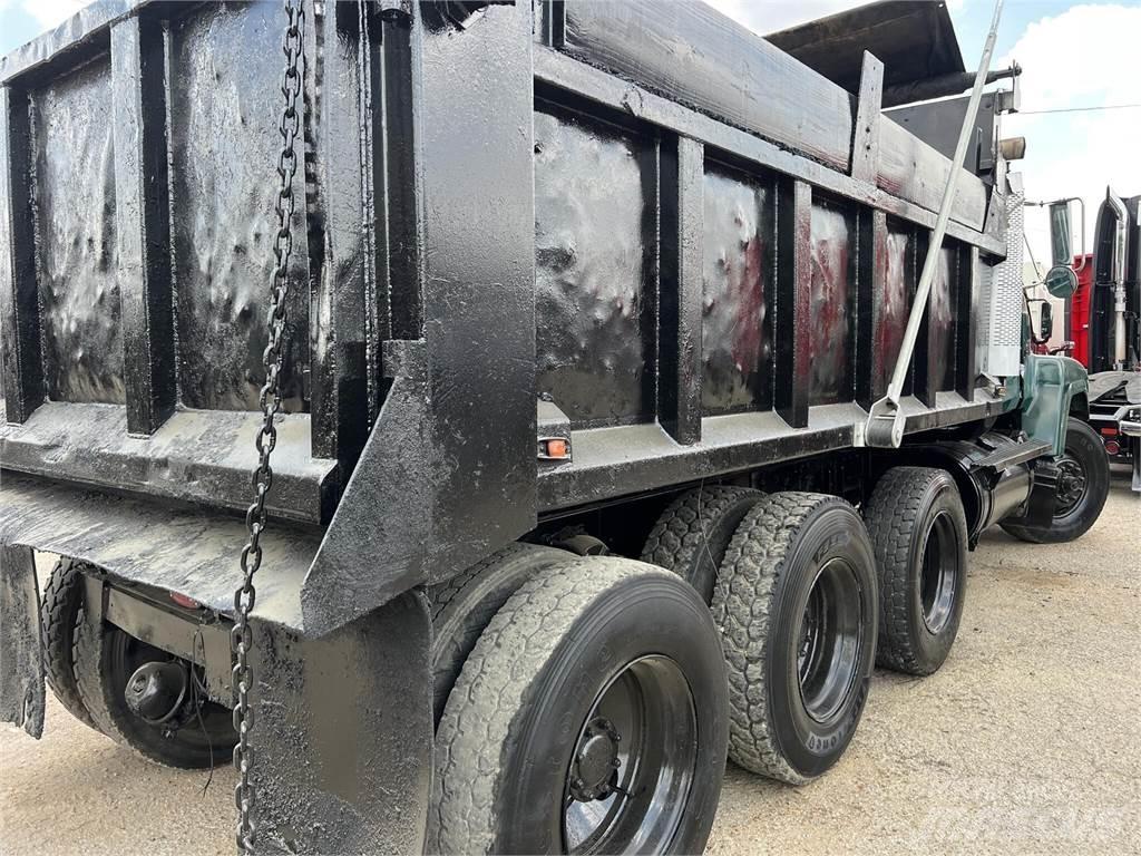 Mack CH613 Savivarčių priekabų vilkikai