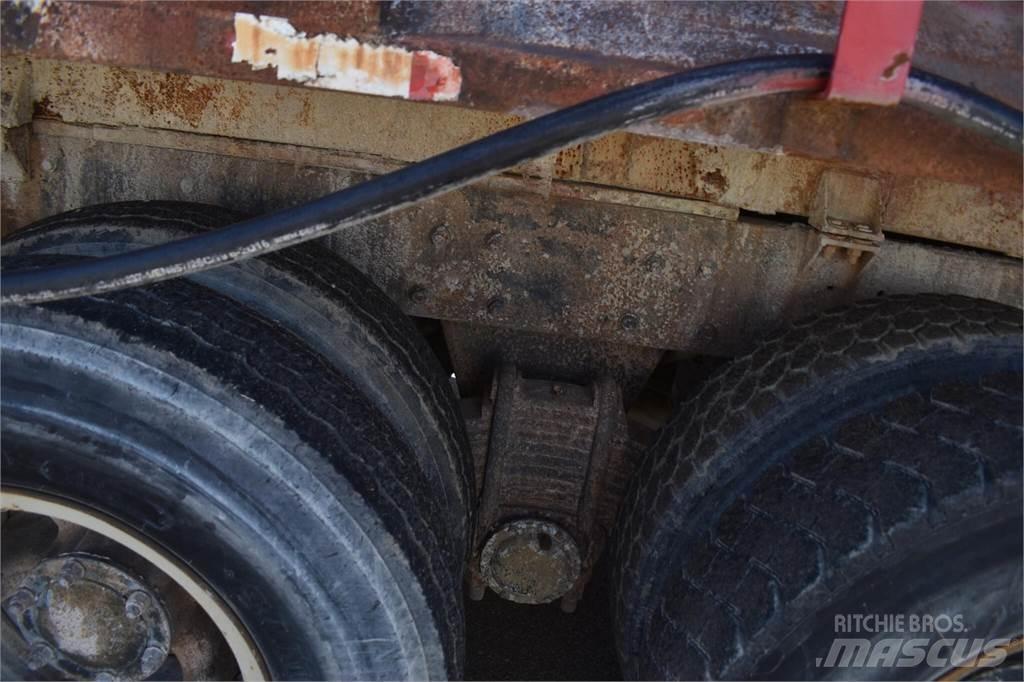 Mack DM685S Automobilinės cisternos