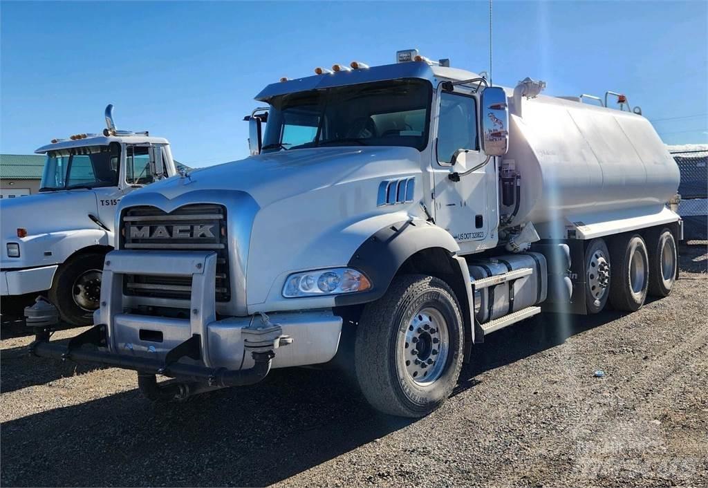 Mack GRANITE 84BR Vandens sunkvežimiai