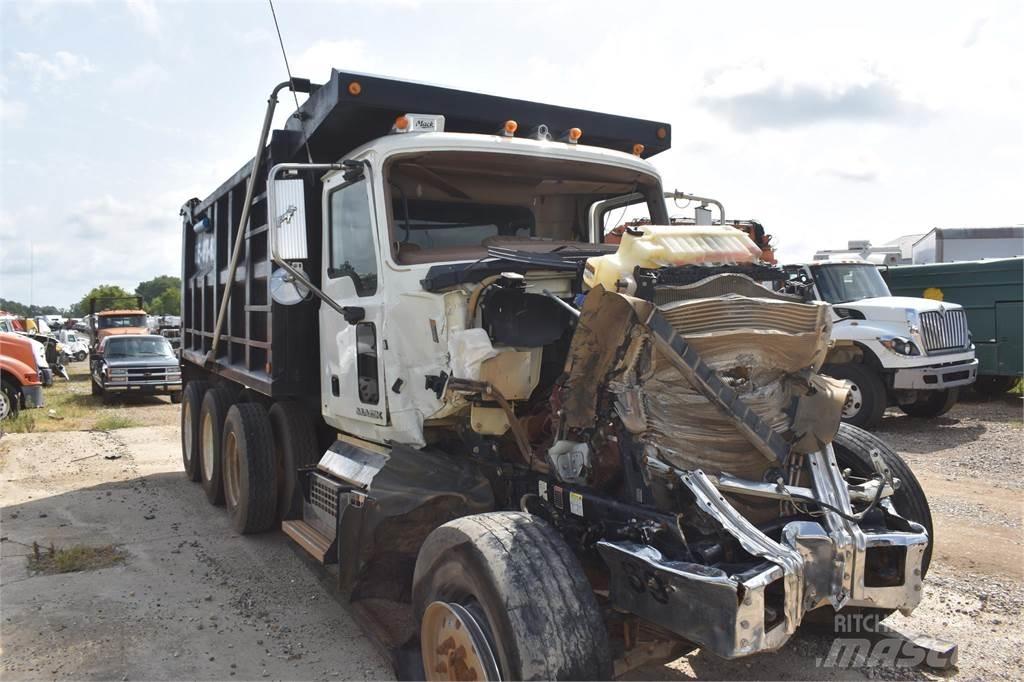 Mack GRANITE GU713 Savivarčių priekabų vilkikai