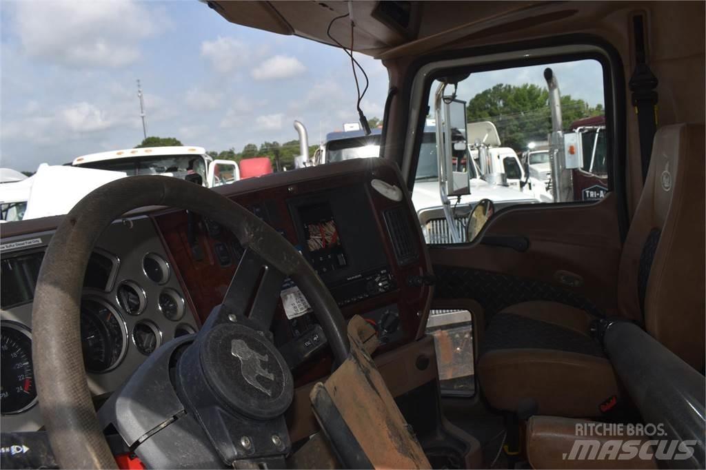 Mack GRANITE GU713 Savivarčių priekabų vilkikai