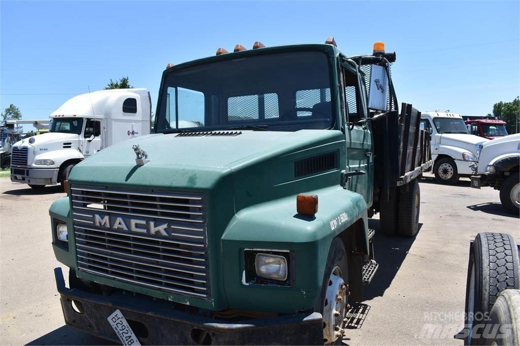 Mack MIDLINER CS200 Savivarčių priekabų vilkikai