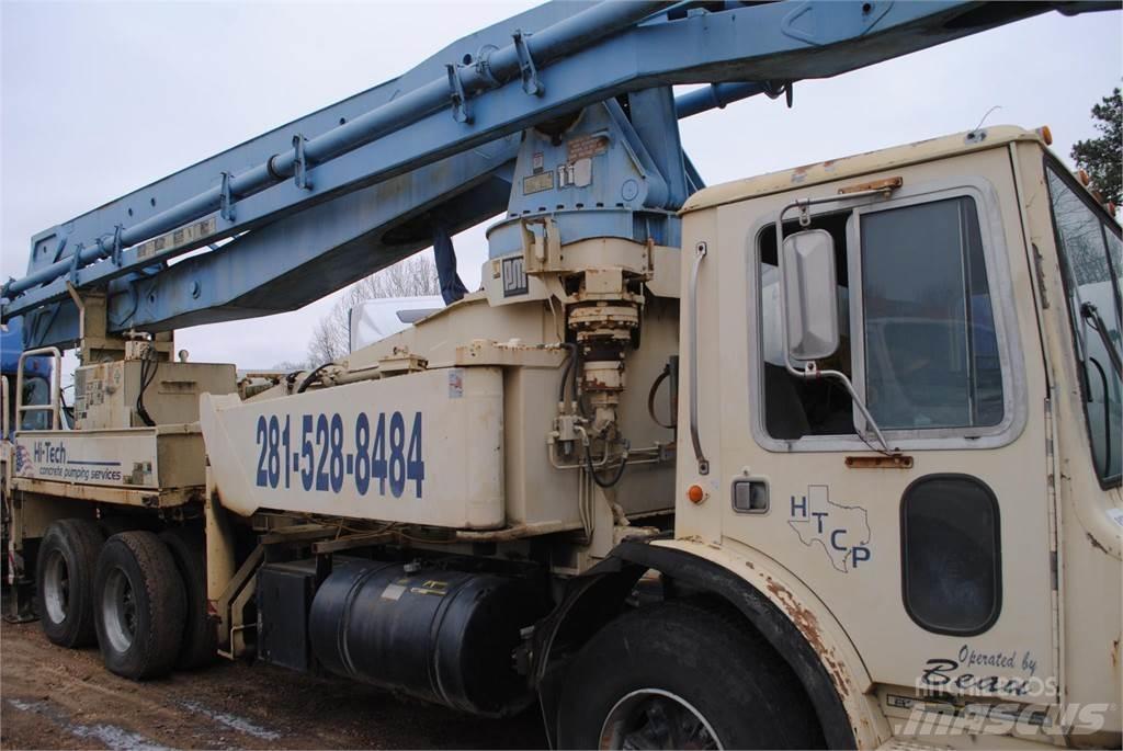 Mack MR686S Betonvežiai