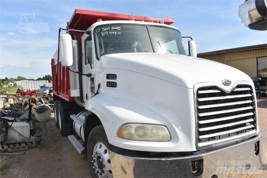 Mack VISION CXN613 Savivarčių priekabų vilkikai