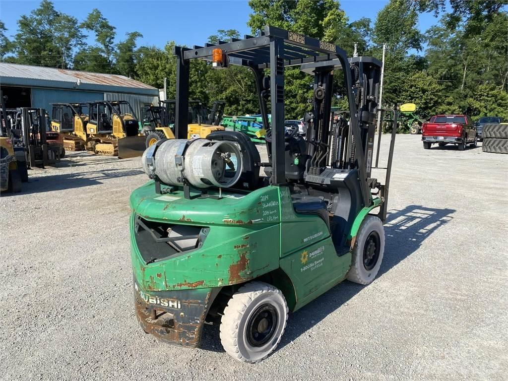Mitsubishi FG25N Šakiniai krautuvai - Kita