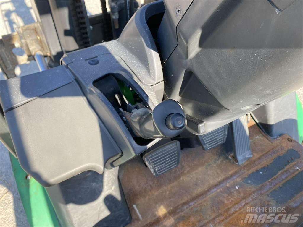Mitsubishi FG25N Šakiniai krautuvai - Kita
