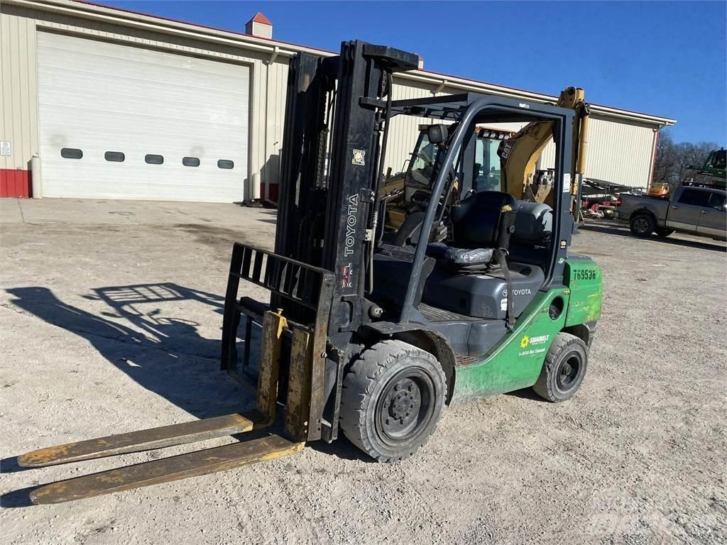 Mitsubishi FG30N Šakiniai krautuvai - Kita