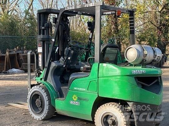 Mitsubishi FG30N Šakiniai krautuvai - Kita