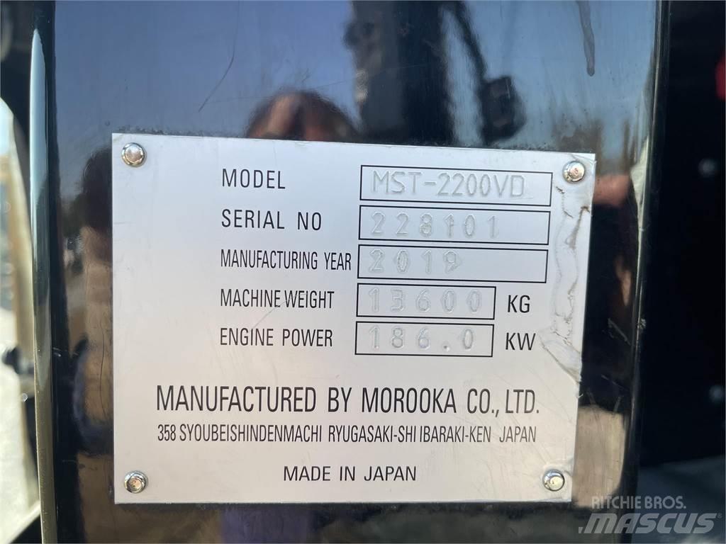 Morooka MST2200VD Vikšrinė savivartė technika