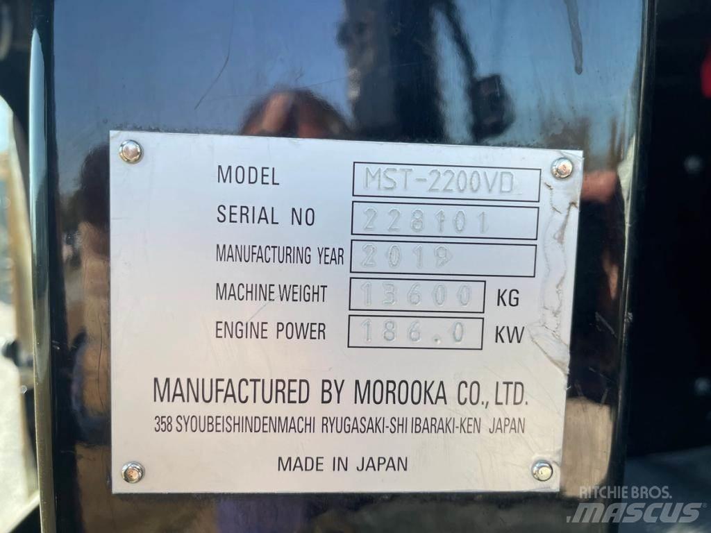 Morooka MST2200VD Vikšrinė savivartė technika