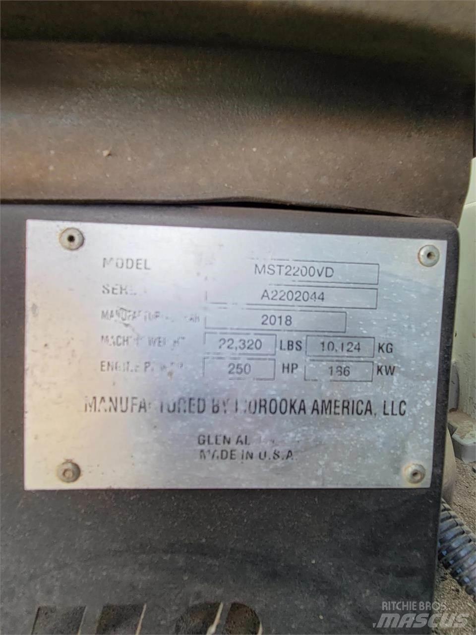 Morooka MST2200VD Vikšrinė savivartė technika