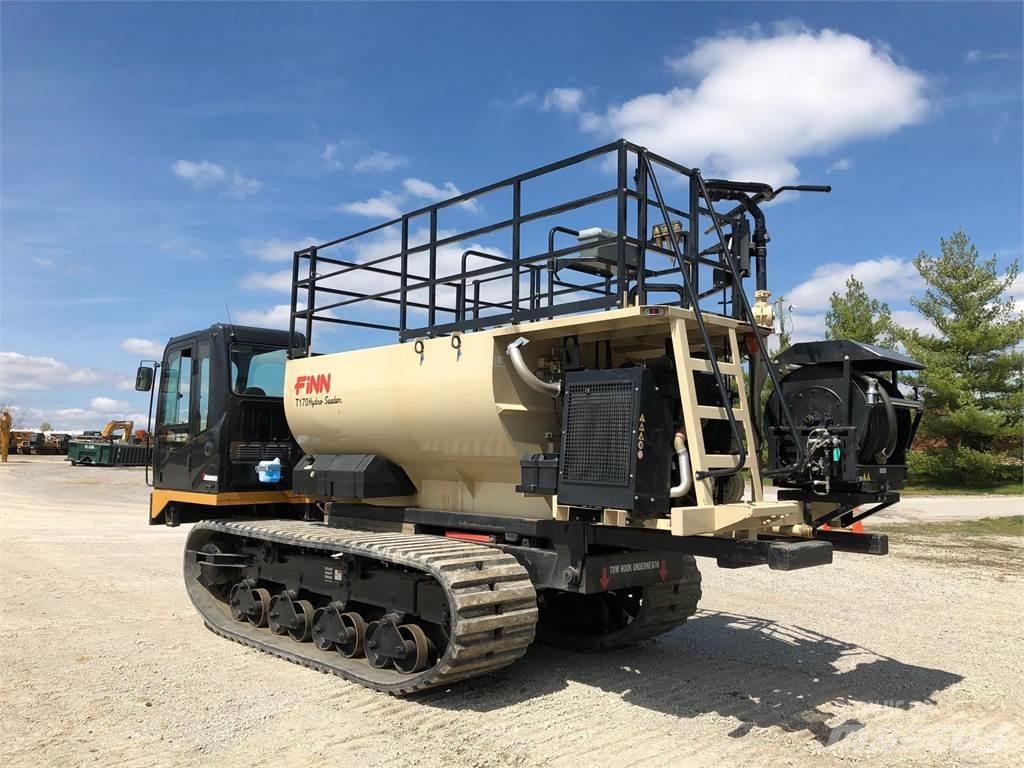Morooka MST2200VD Vikšrinė savivartė technika