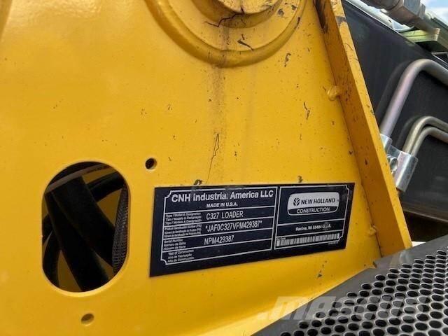 New Holland C327 Krautuvai su šoniniu pasukimu