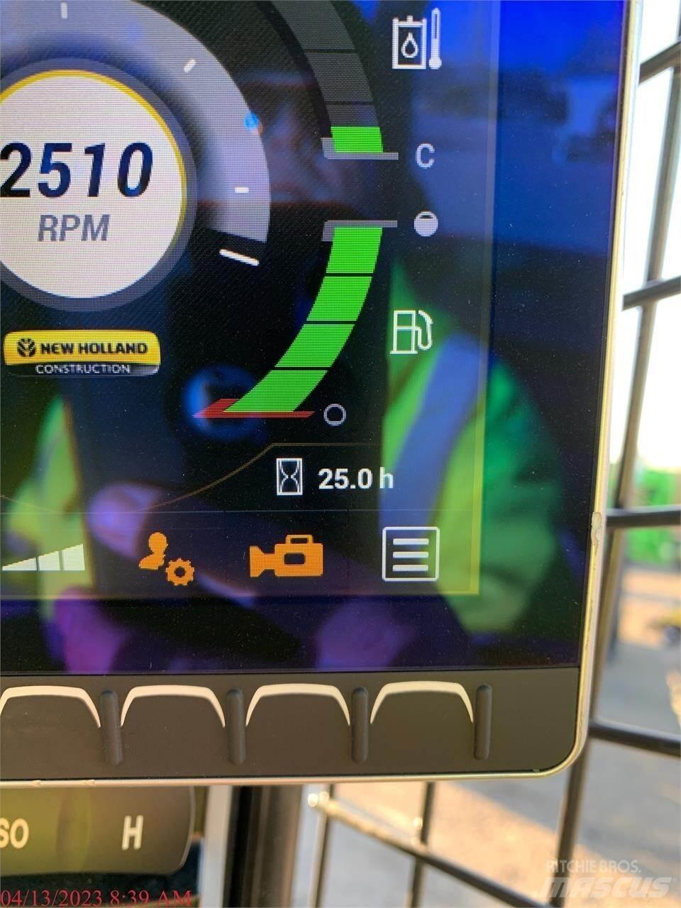 New Holland C332 Krautuvai su šoniniu pasukimu