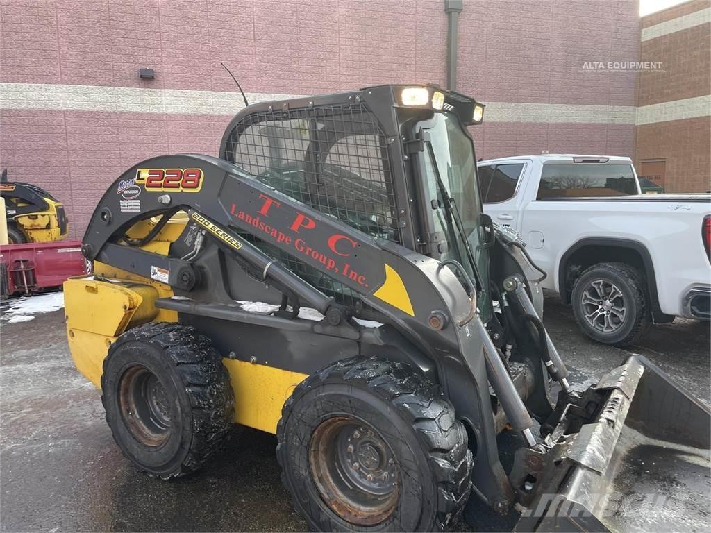 New Holland L228 Krautuvai su šoniniu pasukimu