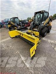 New Holland L328 Krautuvai su šoniniu pasukimu