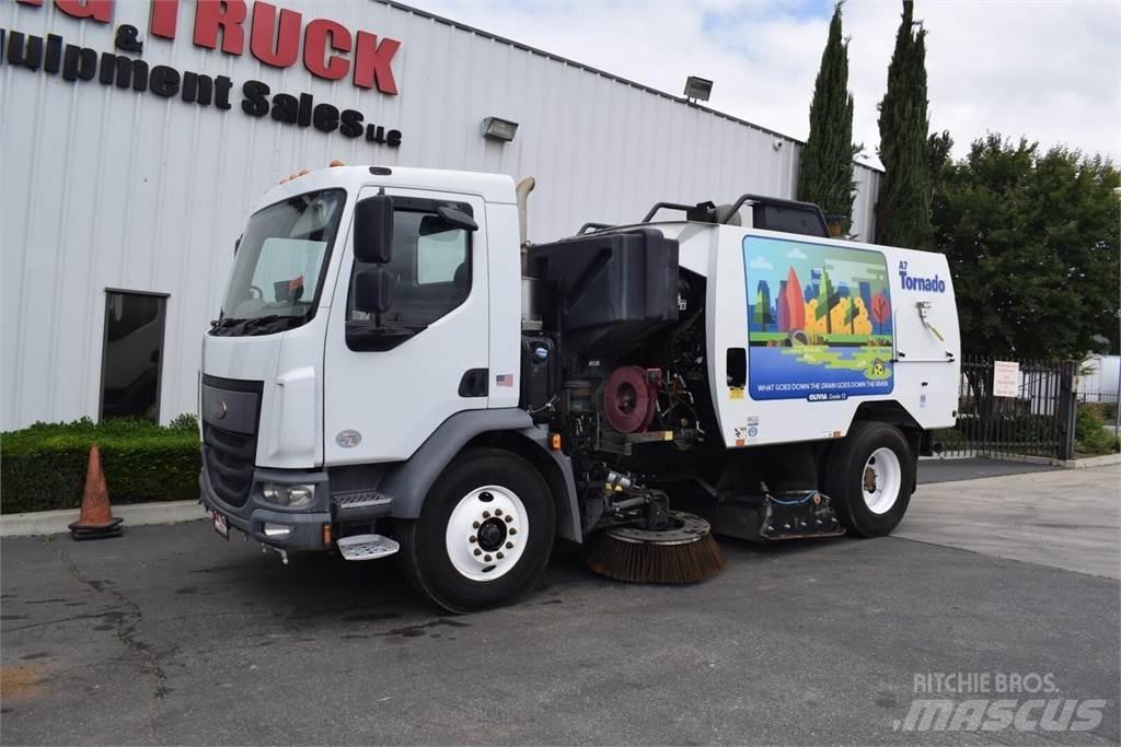 Peterbilt 220 Šlavimo sunkvežimiai