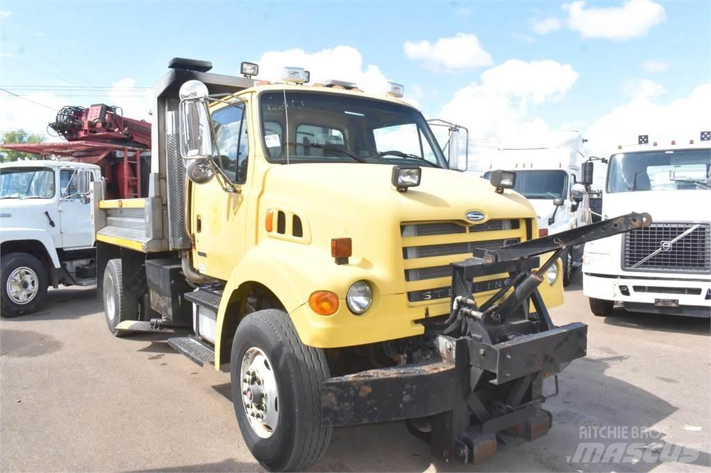 Sterling L7500 Savivarčių priekabų vilkikai