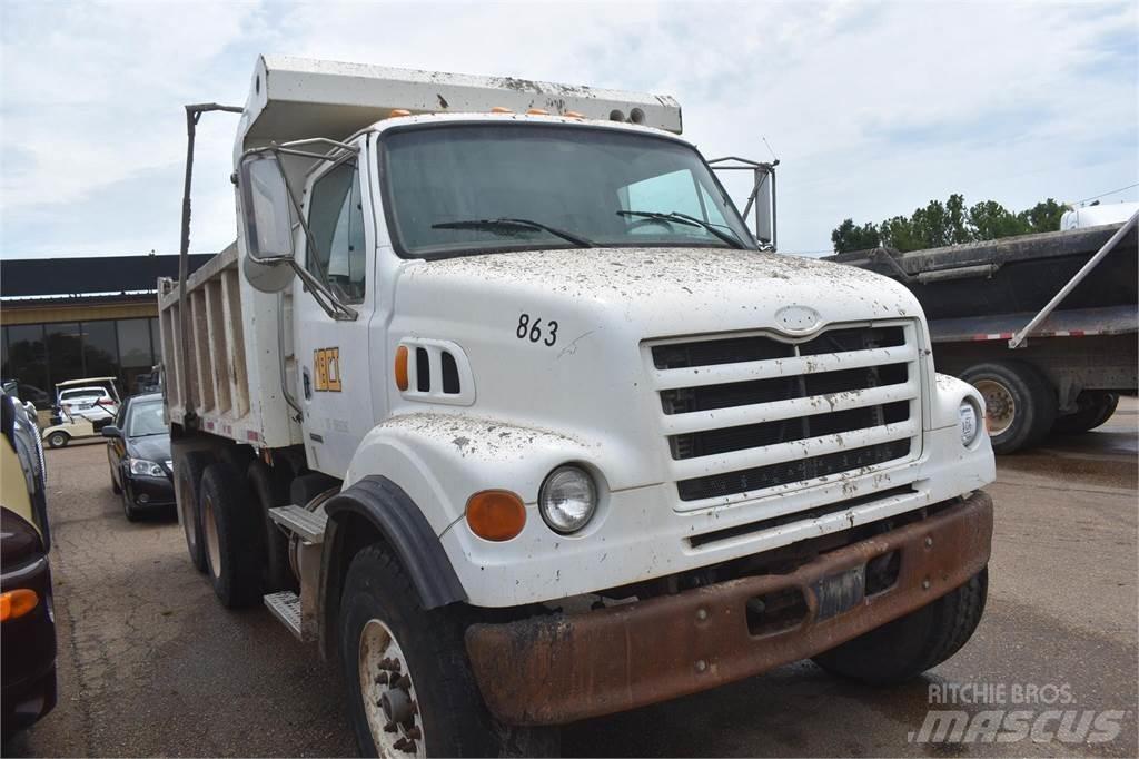 Sterling L7500 Savivarčių priekabų vilkikai