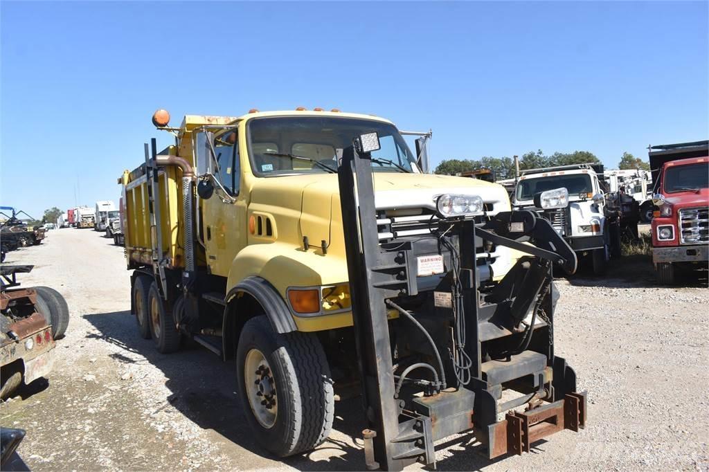 Sterling L8500 Savivarčių priekabų vilkikai