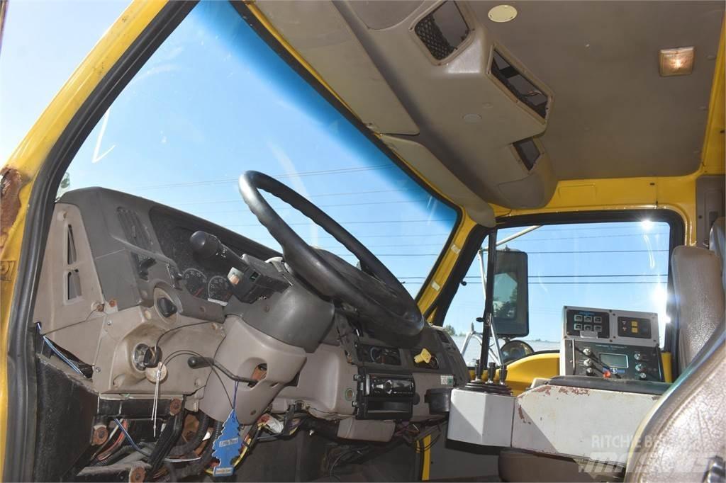Sterling L8500 Savivarčių priekabų vilkikai