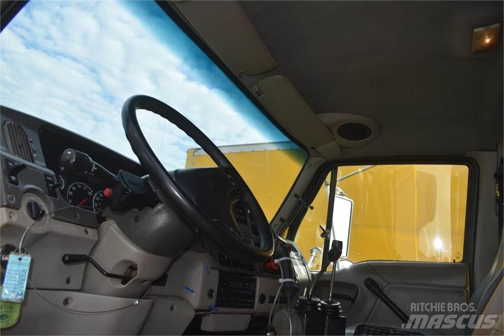 Sterling L8500 Savivarčių priekabų vilkikai