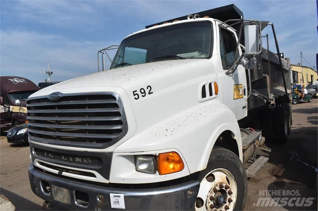 Sterling L9500 Savivarčių priekabų vilkikai