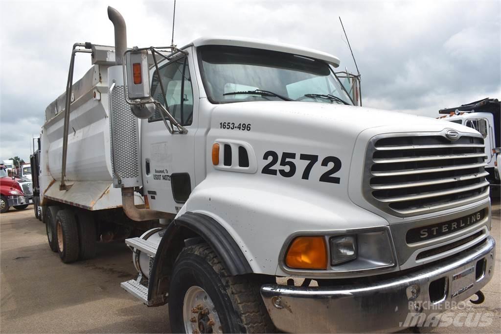 Sterling L9500 Savivarčių priekabų vilkikai