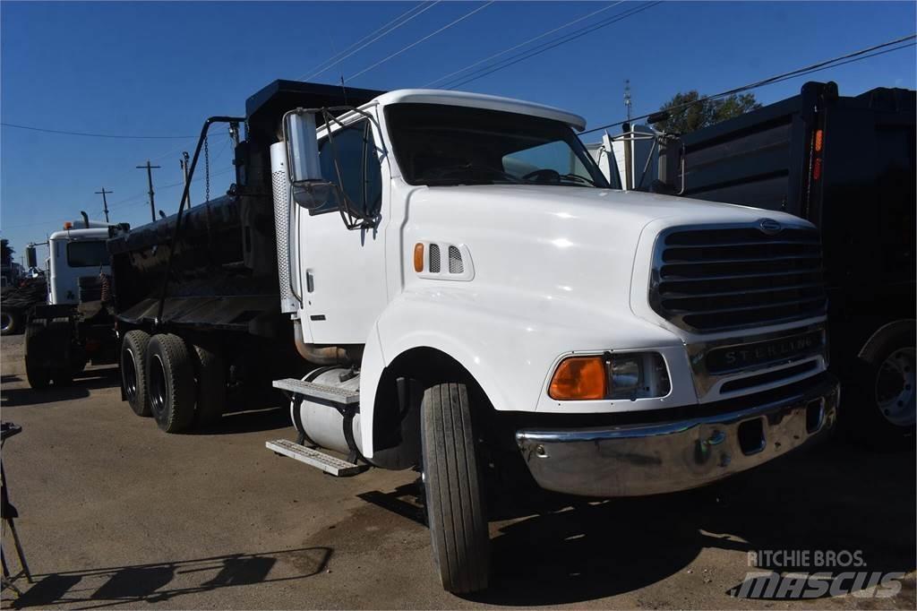 Sterling L9500 Savivarčių priekabų vilkikai