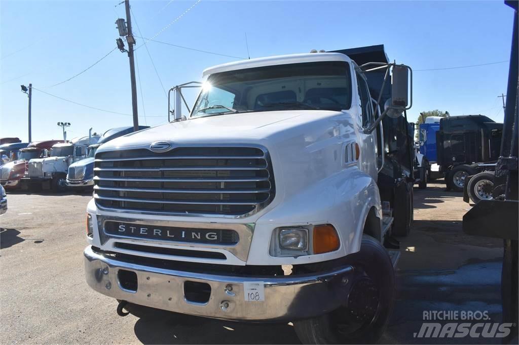 Sterling L9500 Savivarčių priekabų vilkikai