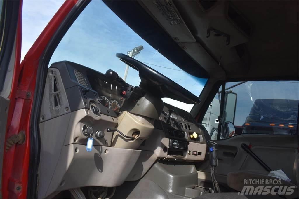 Sterling L9500 Savivarčių priekabų vilkikai