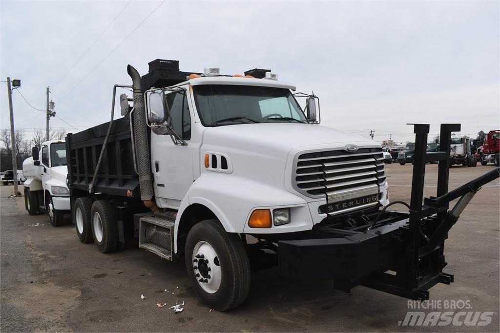 Sterling LT8500 Savivarčių priekabų vilkikai