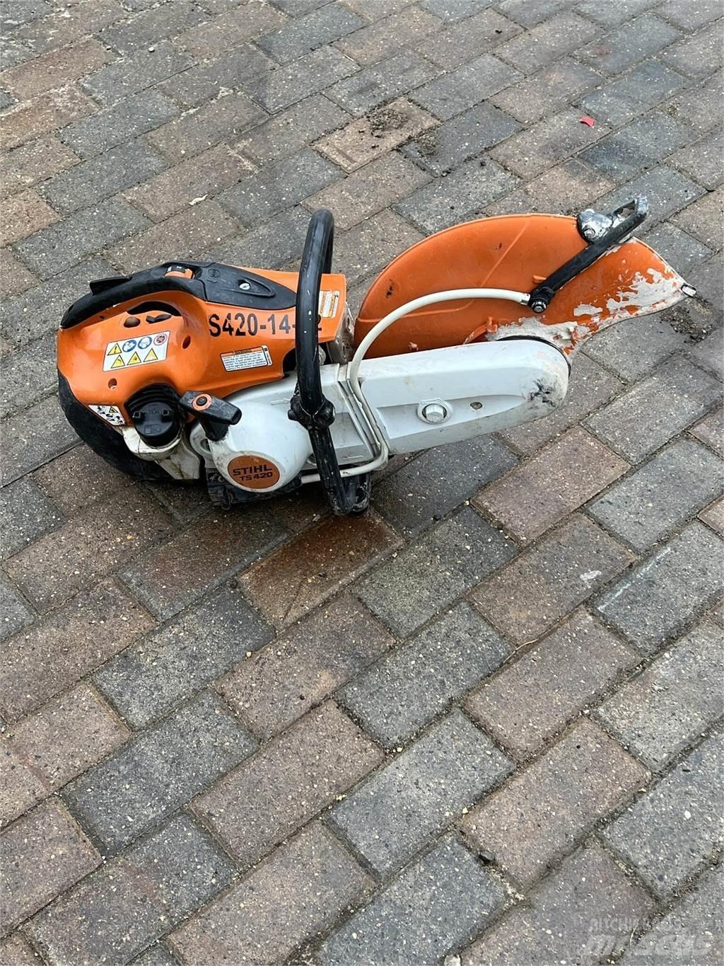 Stihl TS420 Akmens ir betono pjūklai