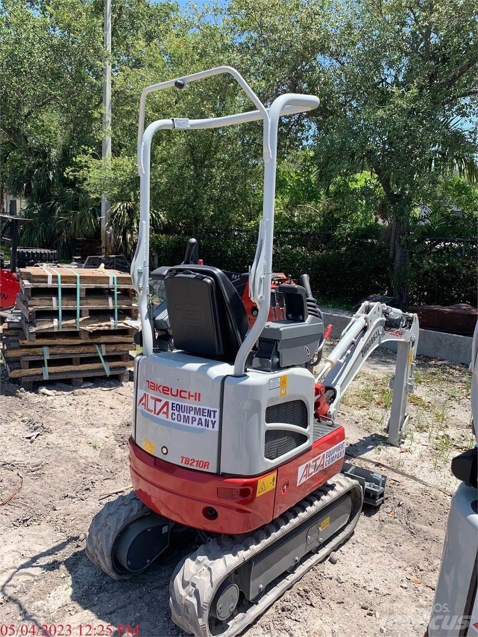 Takeuchi TB210R Mini ekskavatoriai < 7 t