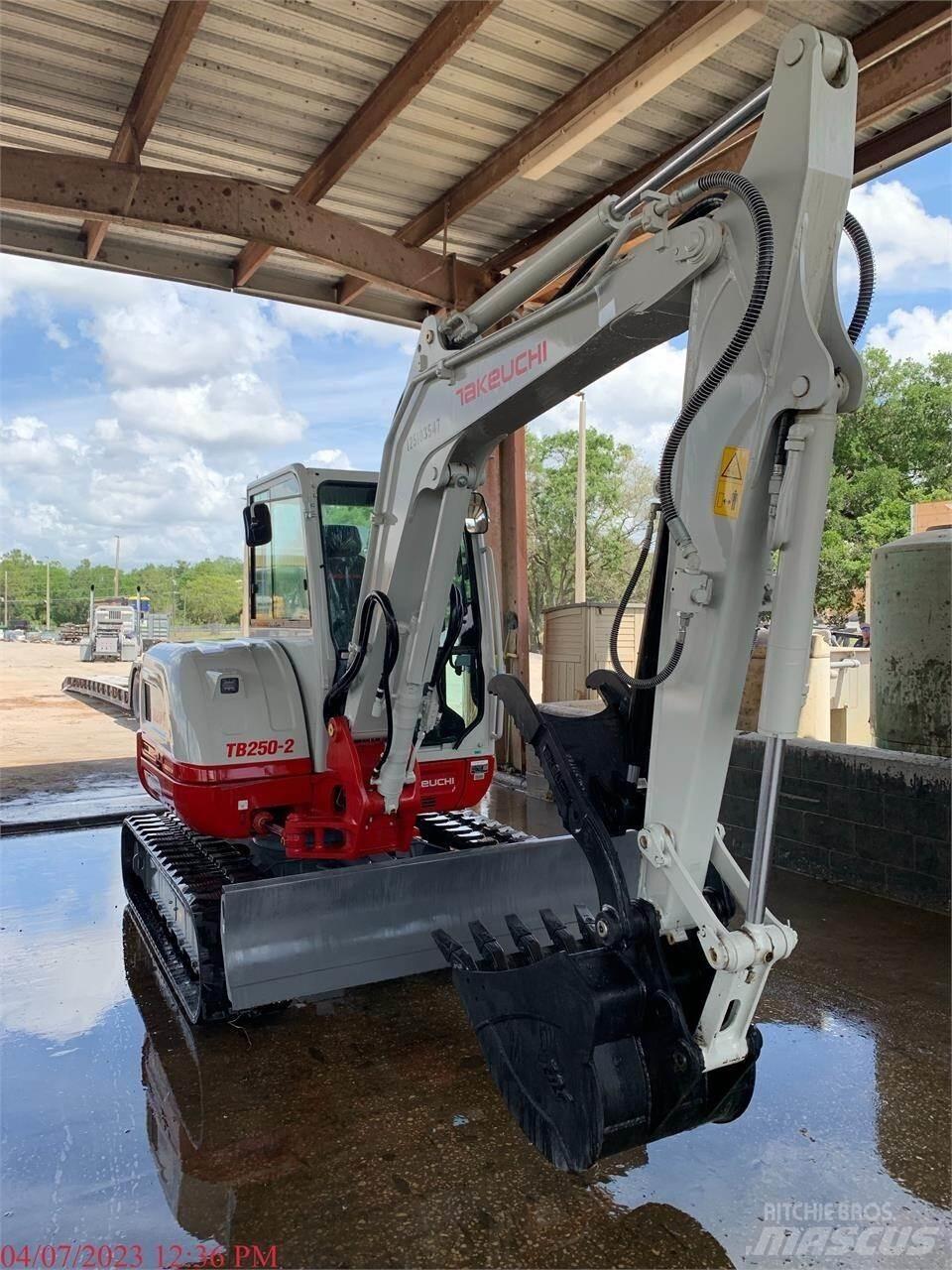 Takeuchi TB250-2 Mini ekskavatoriai < 7 t