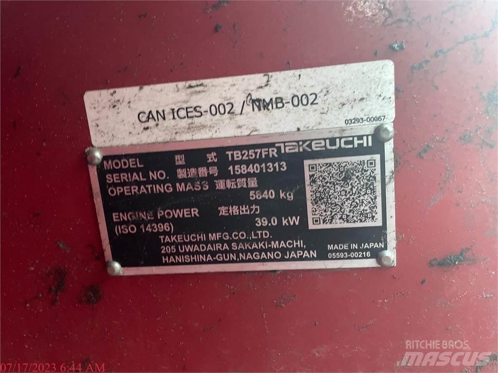 Takeuchi TB257FR Vikšriniai ekskavatoriai