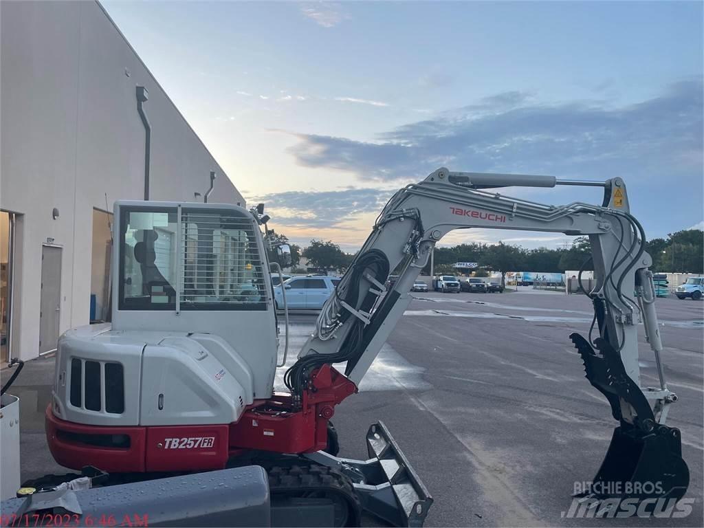 Takeuchi TB257FR Vikšriniai ekskavatoriai