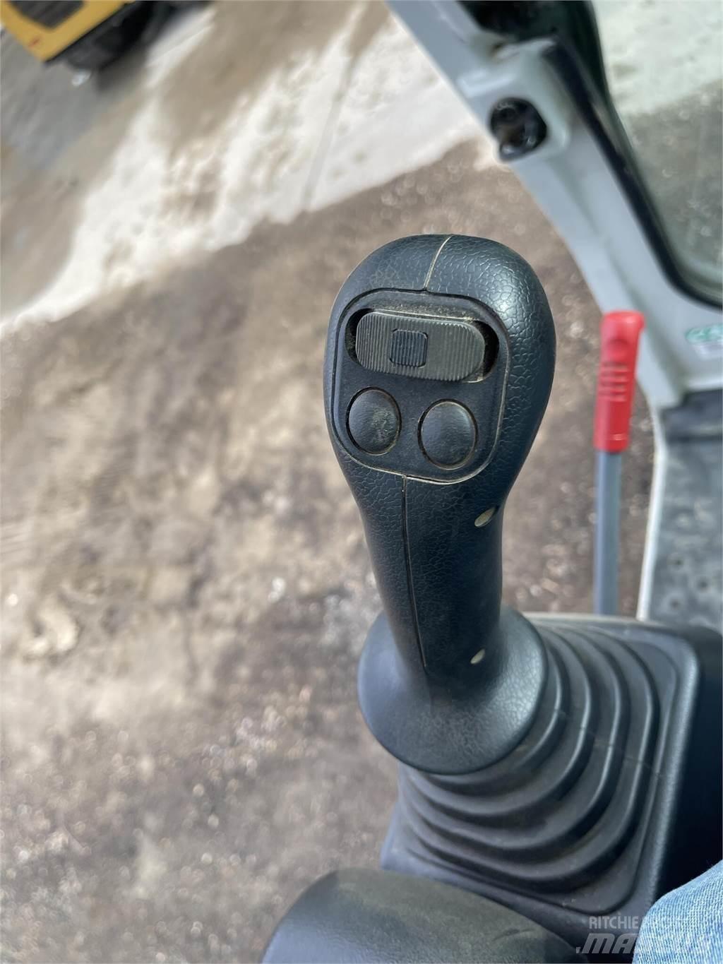 Takeuchi TB370 Vikšriniai ekskavatoriai