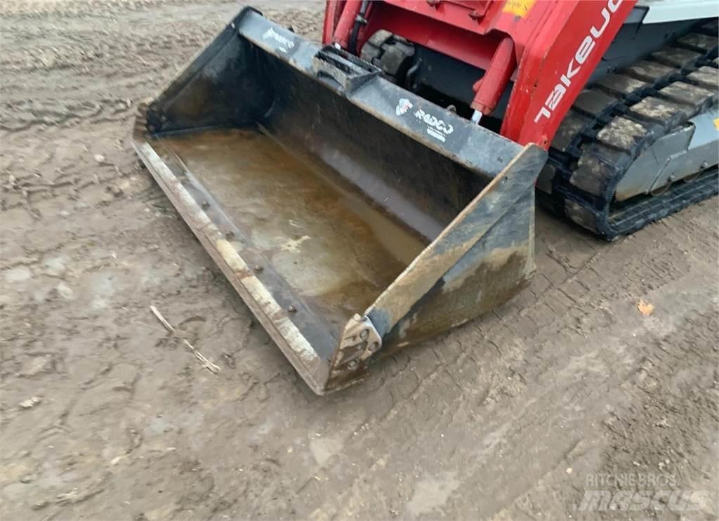 Takeuchi TL10V2 Krautuvai su šoniniu pasukimu