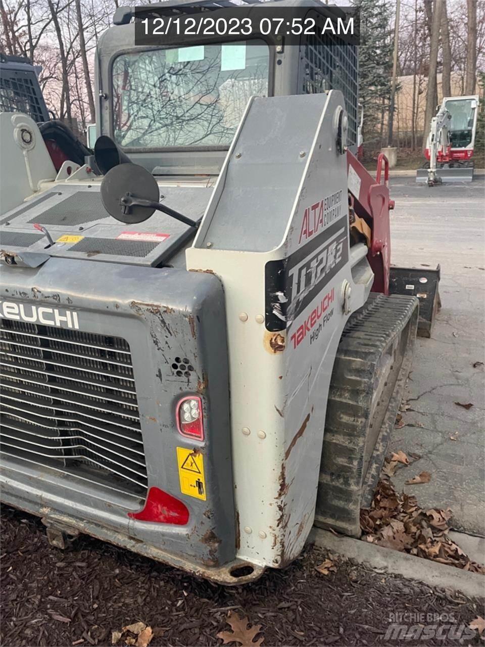 Takeuchi TL12R2 Krautuvai su šoniniu pasukimu