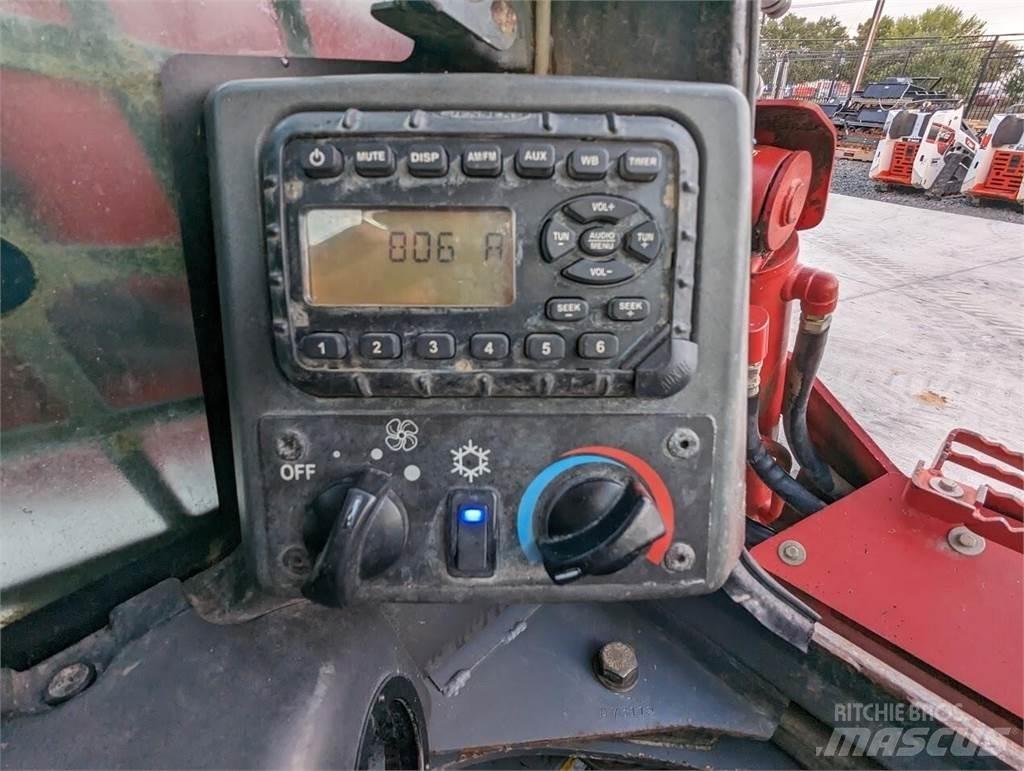 Takeuchi TL12V2 Krautuvai su šoniniu pasukimu