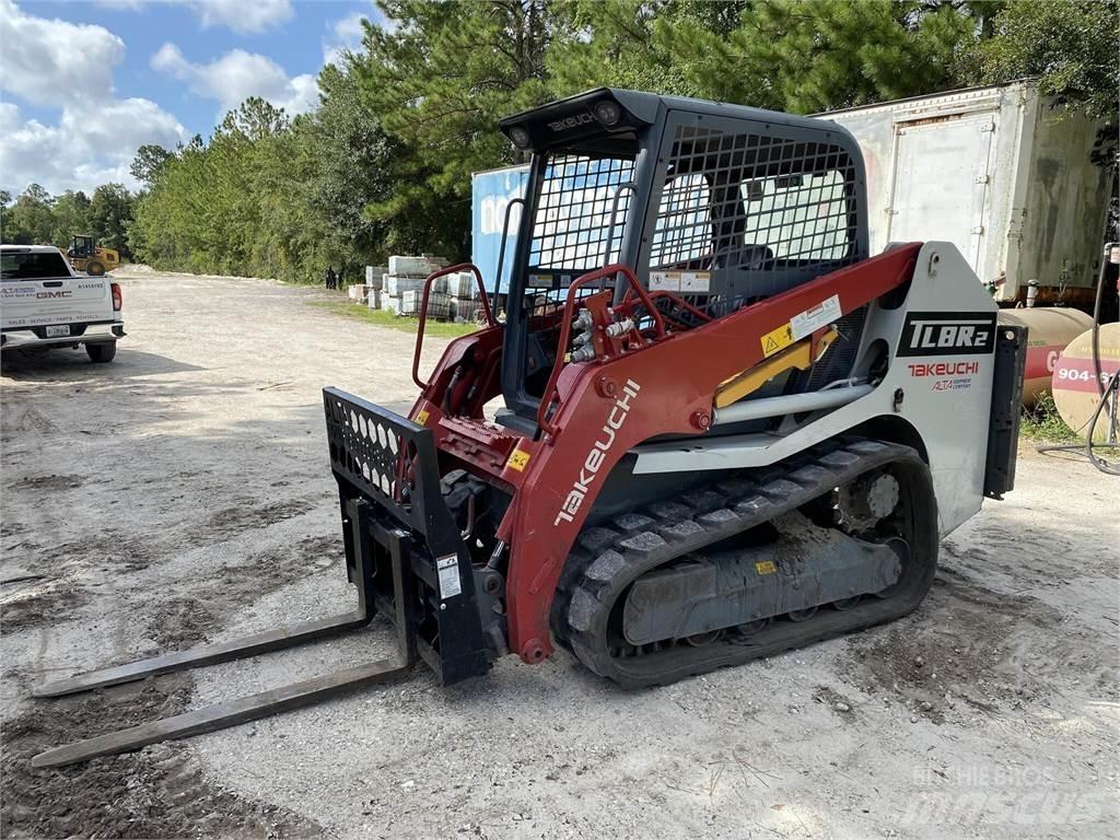 Takeuchi TL8R2 Krautuvai su šoniniu pasukimu