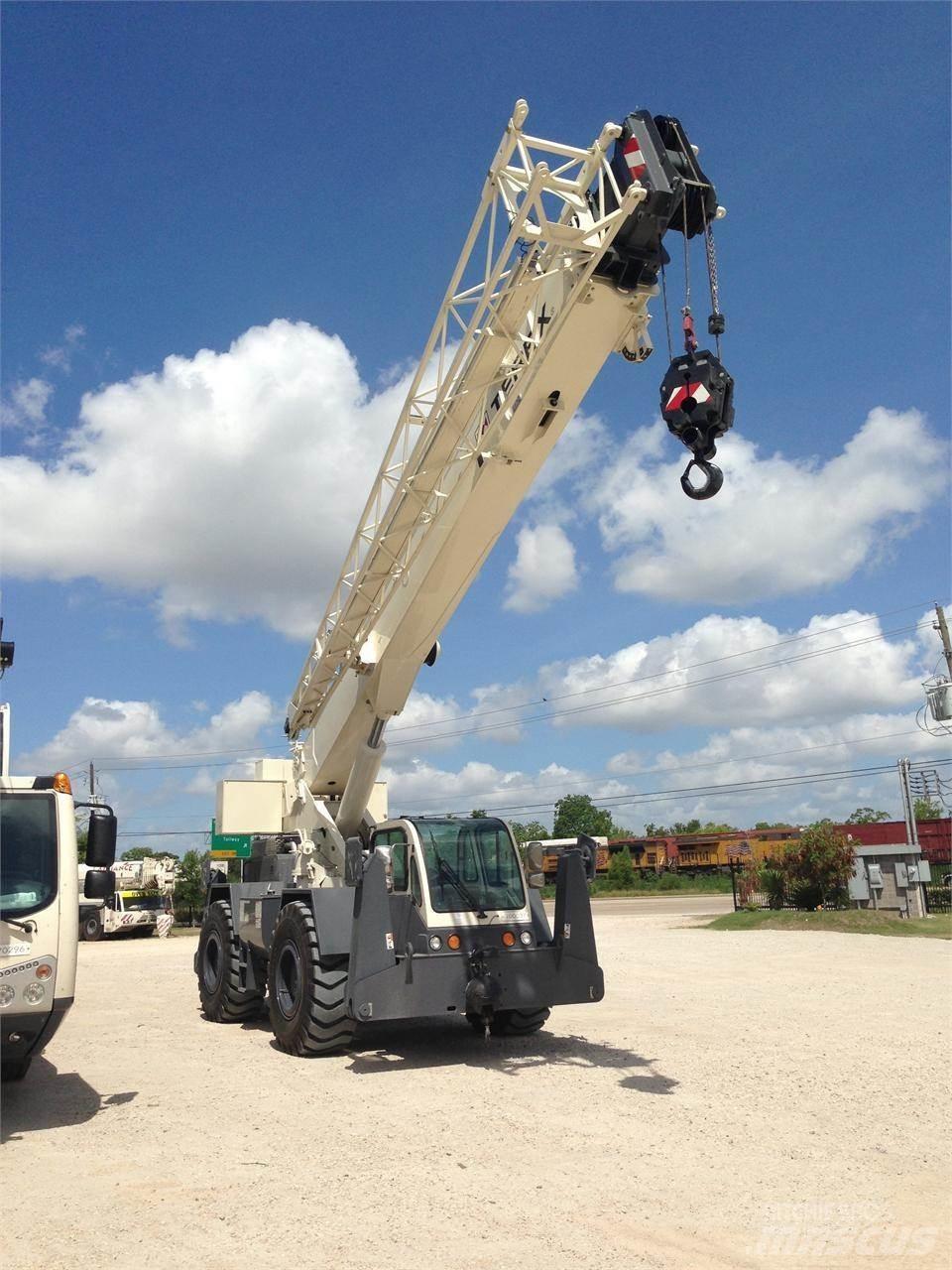 Terex CD225 Neapdoroto reljefo kranai