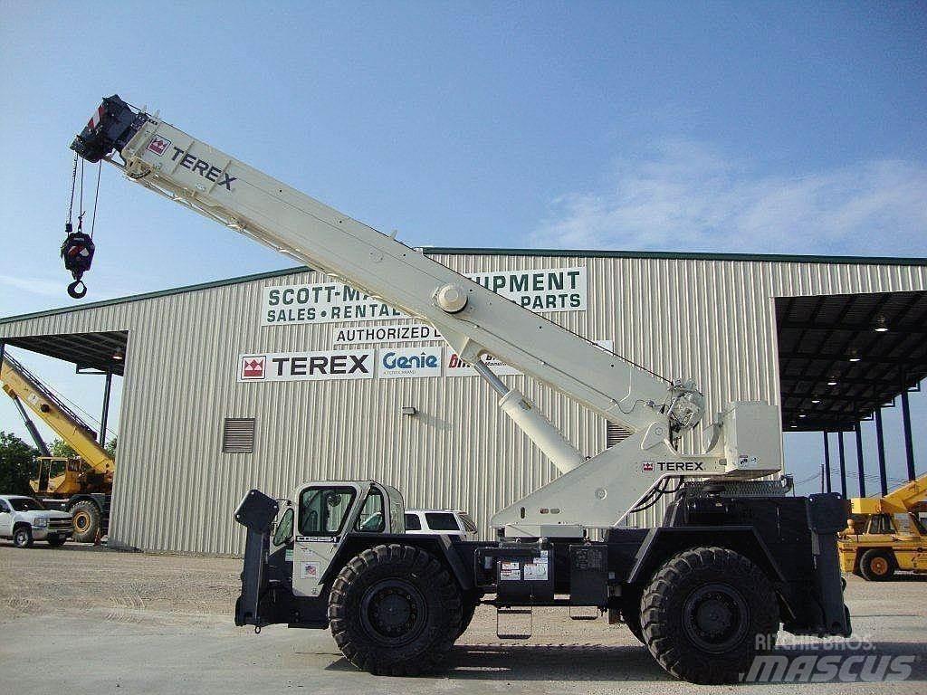 Terex CD225 Neapdoroto reljefo kranai